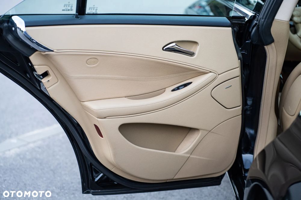 Mercedes-Benz CLS 500 7G-TRONIC - 16
