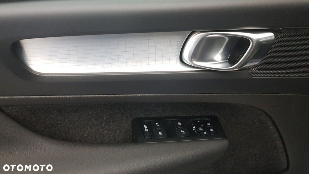 Volvo XC 40 - 20