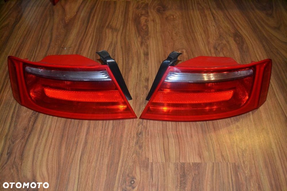 AUDI A5 LAMPA TYŁ PRAWA  8T0945096