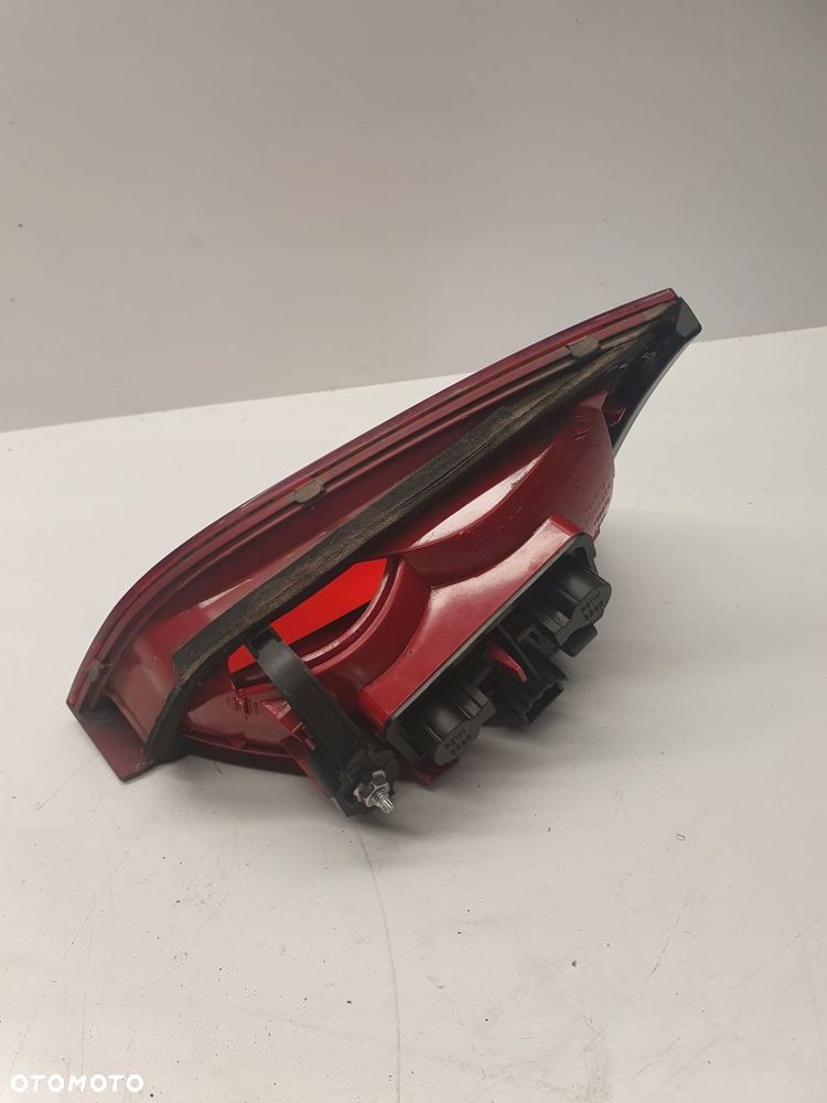 LAMPA LEWY TYŁ W KLAPE AUDI A4 B8 SEDAN 8K5945093 - 4