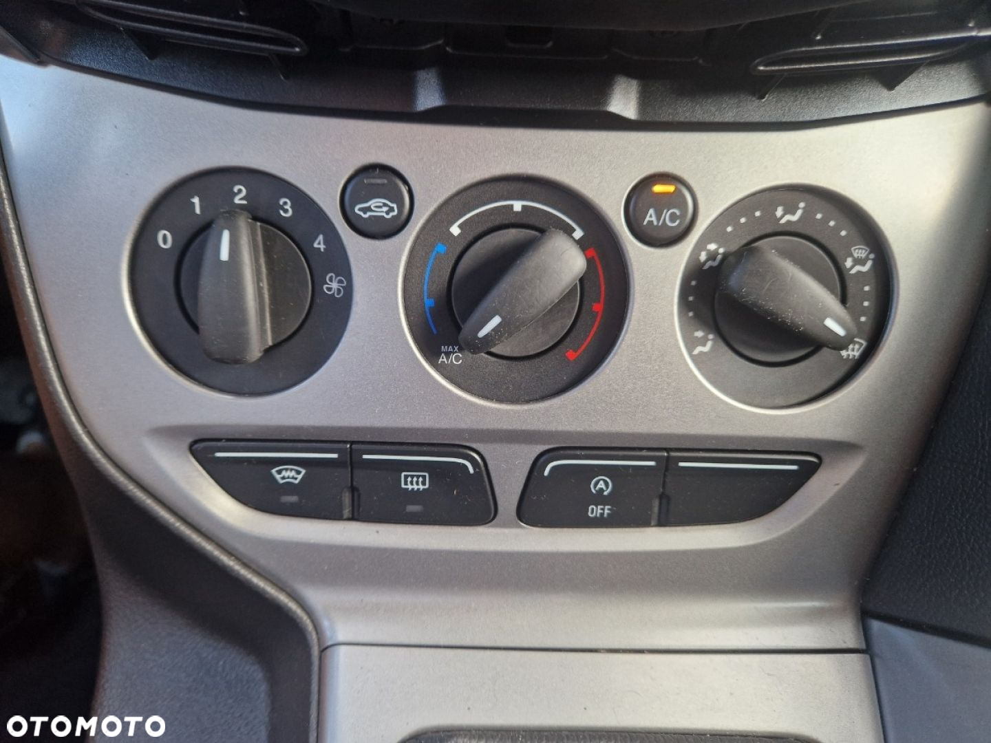 Ford Focus - 13
