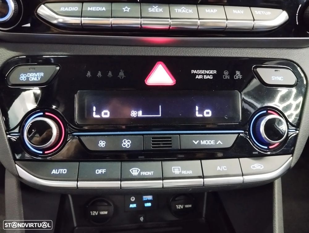Hyundai Ioniq 1.6 GDI PHEV Tech - 36