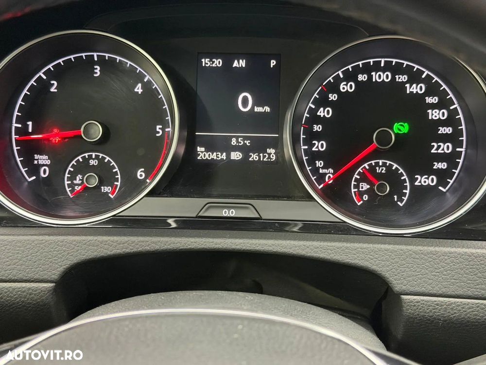 Volkswagen Golf - 11