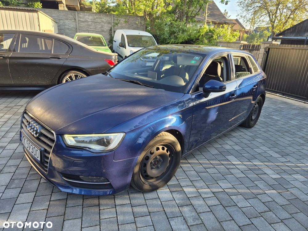 Audi A3 Sportback - 1