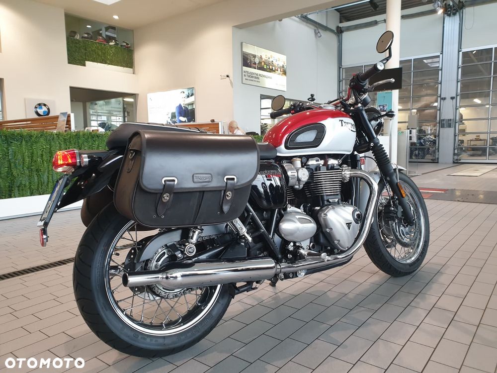 Triumph Bonneville - 5