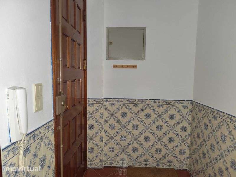 Arrenda-se T1 com Estacionamento no Monte Formoso - Coimbra - Grande imagem: 5/10