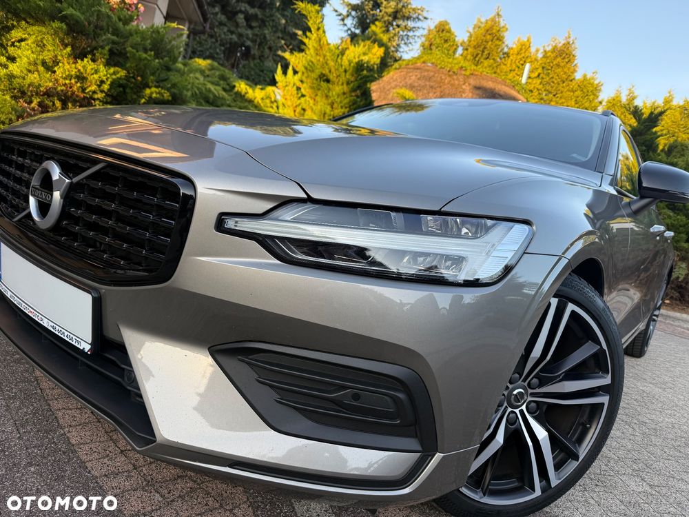 Volvo V60 B3 B DKG Momentum Pro - 1