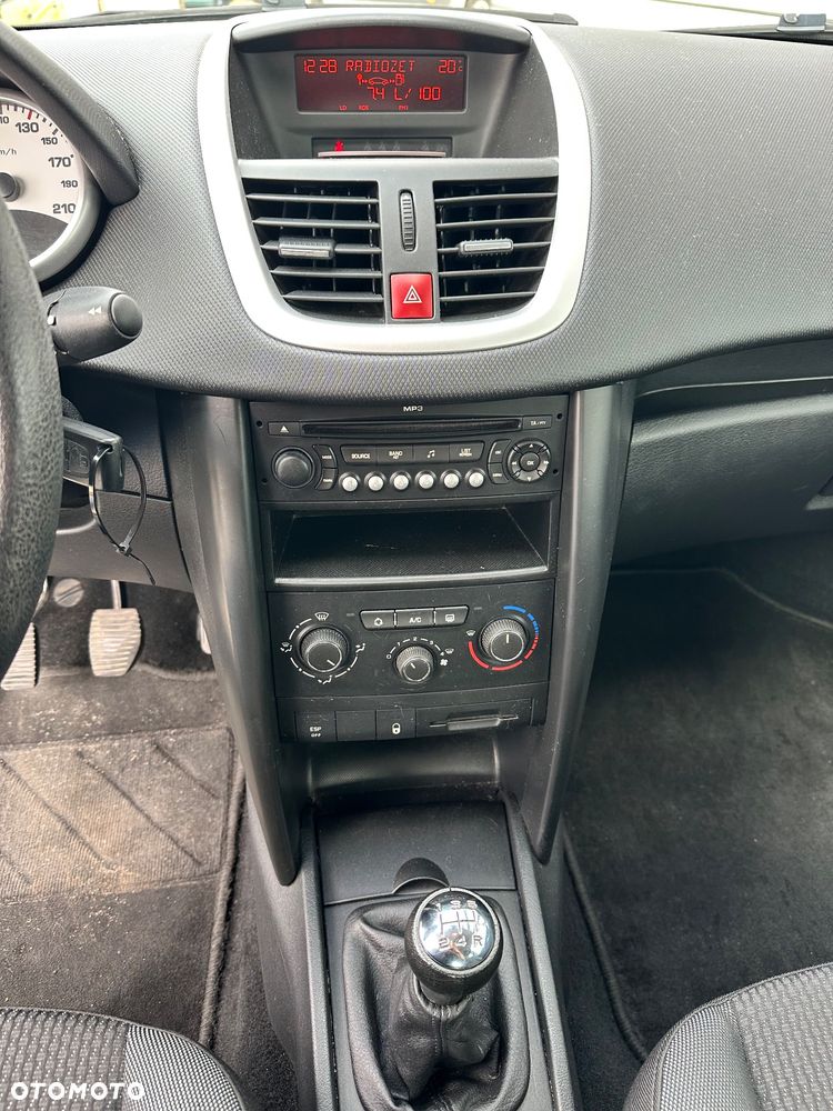 Peugeot 207 - 15