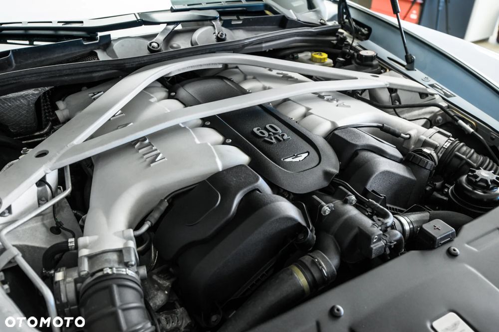 Aston Martin Vanquish - 37