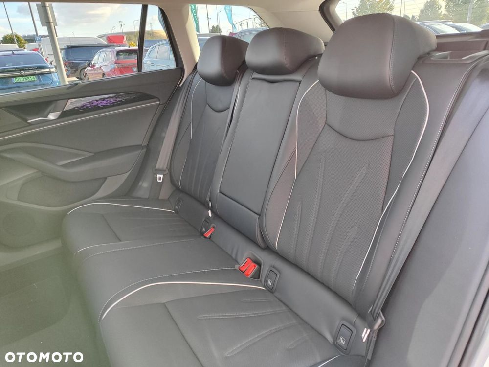 Volkswagen Passat - 22