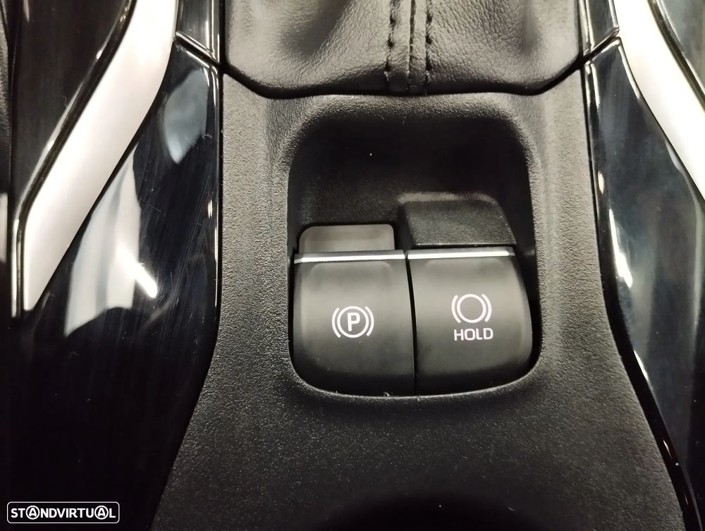 Toyota Corolla 1.8 Hybrid Comfort - 28