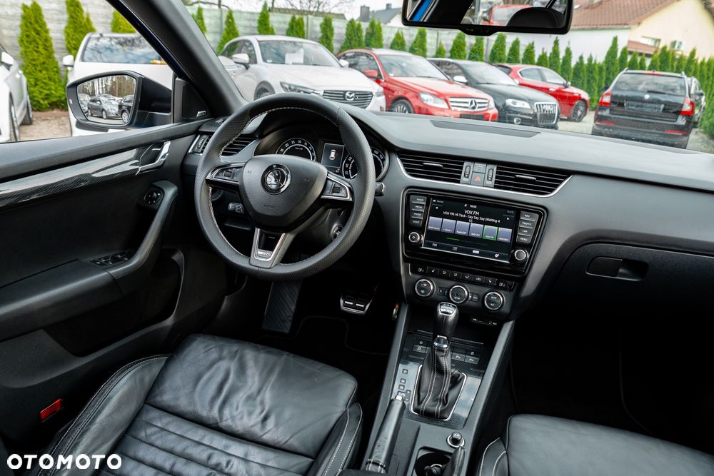 Skoda Octavia 2.0 TDI DSG RS - 27