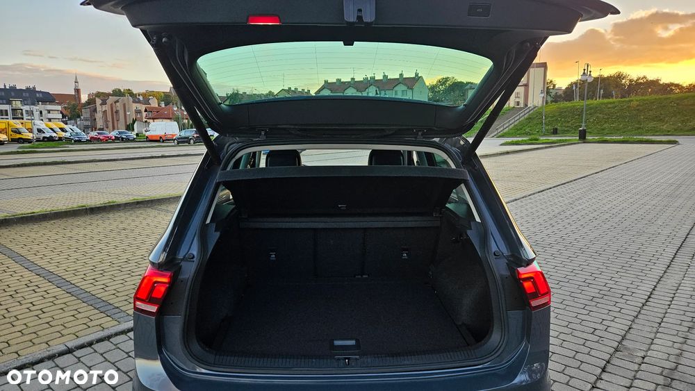 Volkswagen Tiguan - 10