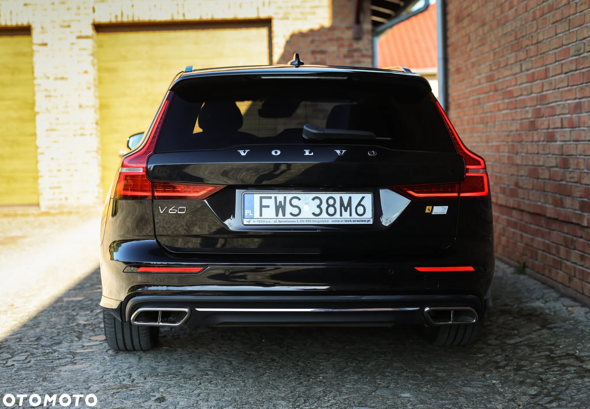 Volvo V60 T6 AWD Plug-In Hybrid Inscription - 9