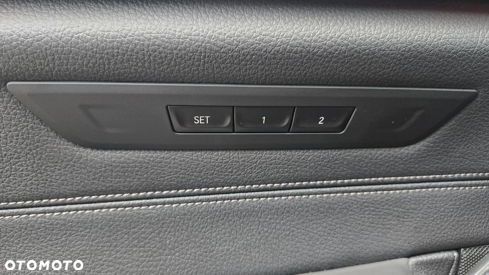 BMW Seria 5 520i Luxury Line - 37