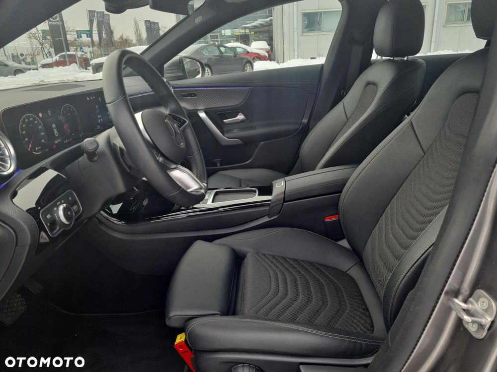 Mercedes-Benz CLA - 16