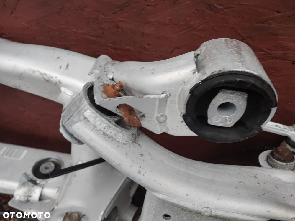 BMW E39 SEDAN ORYGINALNY KOMPLETNY WÓZEK TYŁ / BELKA ZAWIESZENIA TYŁ DO NADWOZIA SEDAN O NR.  33 31 1 097 248 / 33 31 1 094 296 / 33 31 1 094 512 / 33 31 1 094 272 / 33 31 1 092 871 OEM W BARDZO DOBRYM STANIE - 26