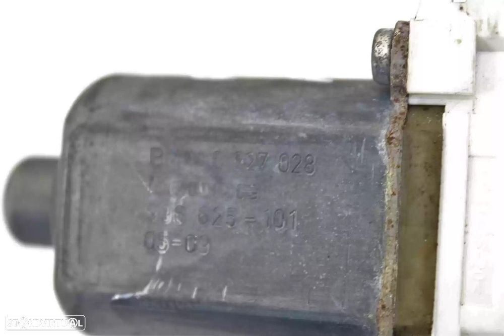 MOTOR ELEVADOR DE VIDRO FRONTAL DIREITO BMW 1 2004 -6927028 - 4