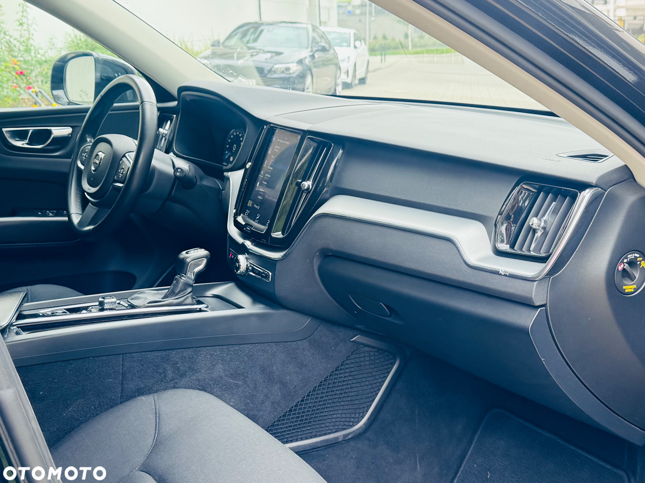 Volvo XC 60 T4 Momentum - 28