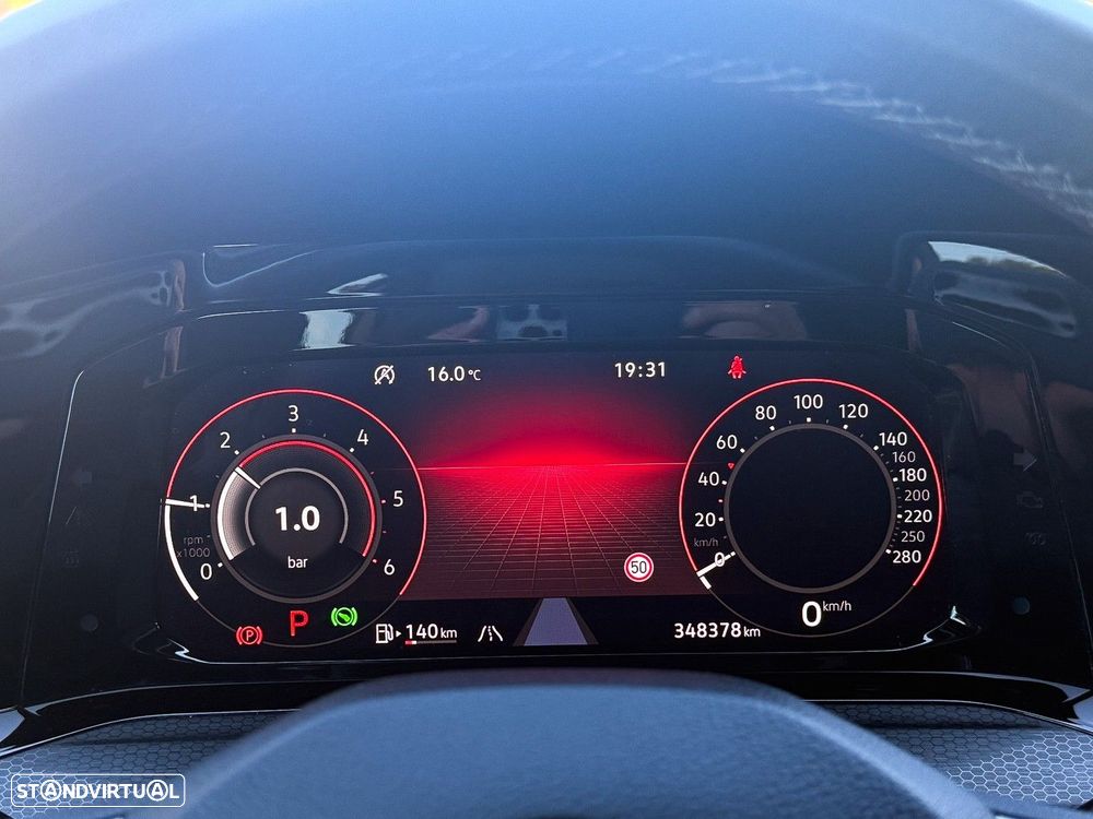 VW Golf 2.0 TDI GTD DSG - 32