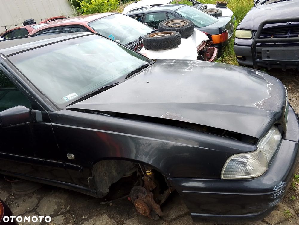 Volvo V70 (96 - 00r.) 2.5 TDI 140KM. Silnik D525T Skrzynia M56. Cały na części GWARANCJA !!!  Przód Tył Zestaw Komplet Drzwi Klapa Zderzak Błotnik Maska Grill Atrapa Szyba Pas Lampa Lusterko Boczki Fotel Kanapa Kokpit Deska Rozdzielcza Przełącznik Włącznik Sterownik Przewody Wiązka Instalacja Moduł Komputer Czujnik Listwa Pompa Alternator Wtryski Głowica Rozrusznik Kompresor Sprzęgło Dwumas Silnik Skrzynia ABS Klimatyzacji Paliwa Wspomagania Kolektor Turbina Przepustnica Zawór Chłodnica Koło Hak Belka Sanki Zawieszenie Mcpherson Półoś Amortyzator Wydech Tłumik Zacisk Most - 5
