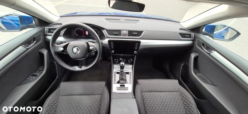 Skoda Superb 2.0 TDI SCR Ambition DSG - 9