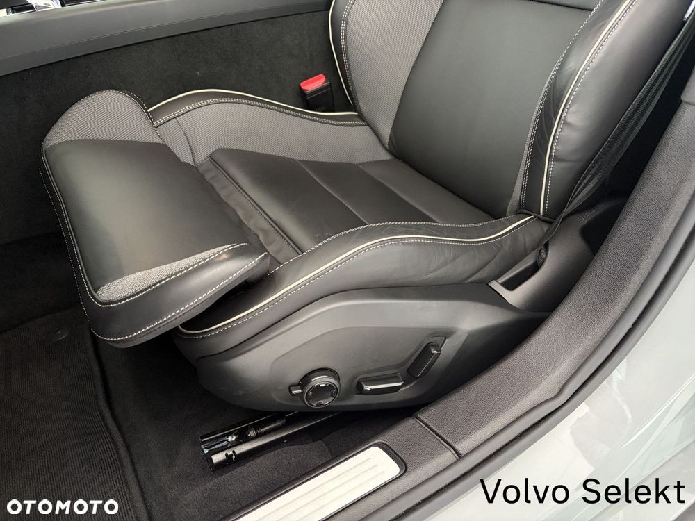 Volvo V60 B4 B Plus Dark - 13