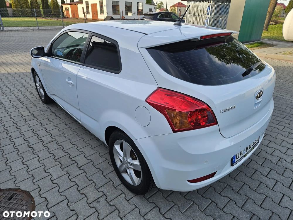 Kia ProCeed 1.4 CVVT Dream-Team Edition - 13