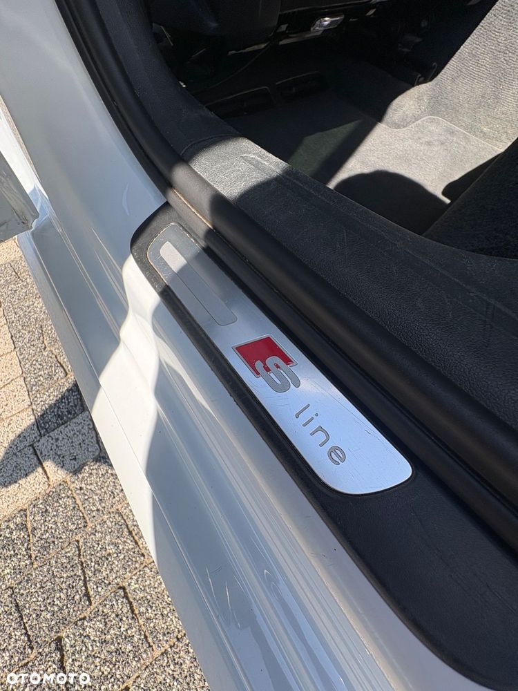 Audi A4 Avant 2.0 TDI Quattro S tronic - 12