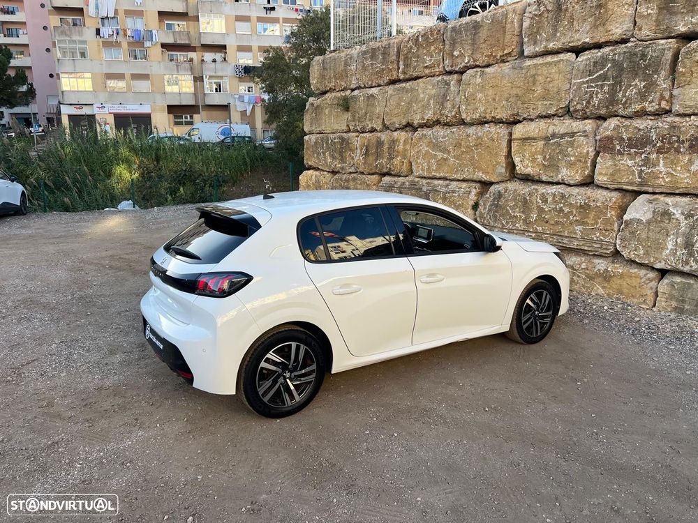 Peugeot 208 - 13