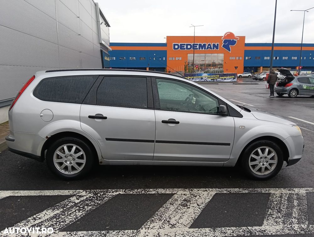 Ford Focus Wagon 1.6i Comfort - 3