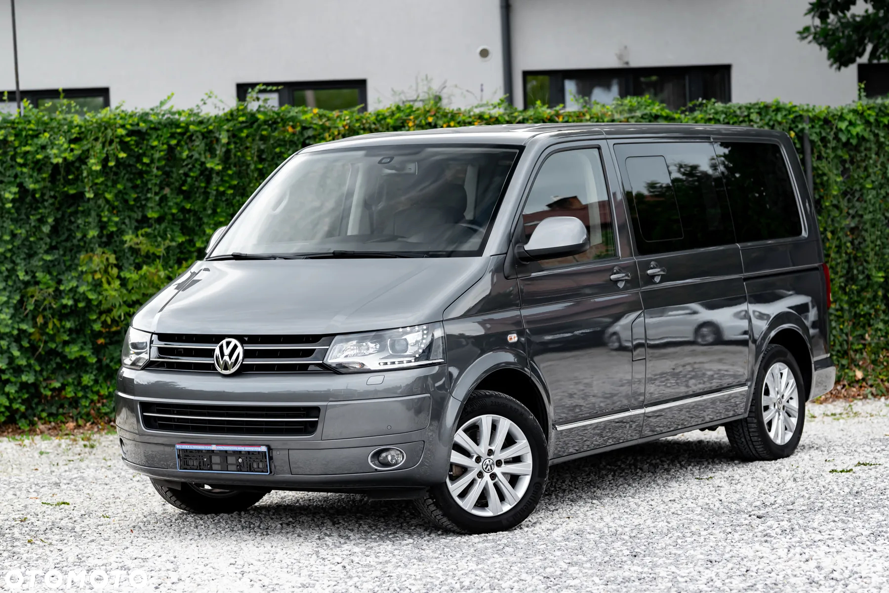 Volkswagen Multivan - 2