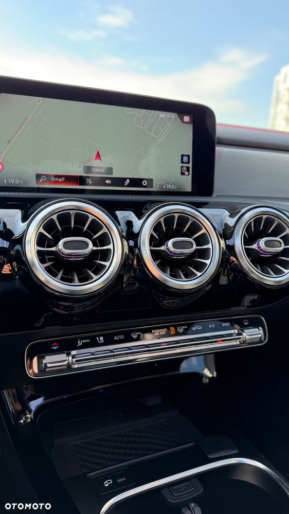 Mercedes-Benz CLA 250 4Matic 7G-DCT Progressive - 17