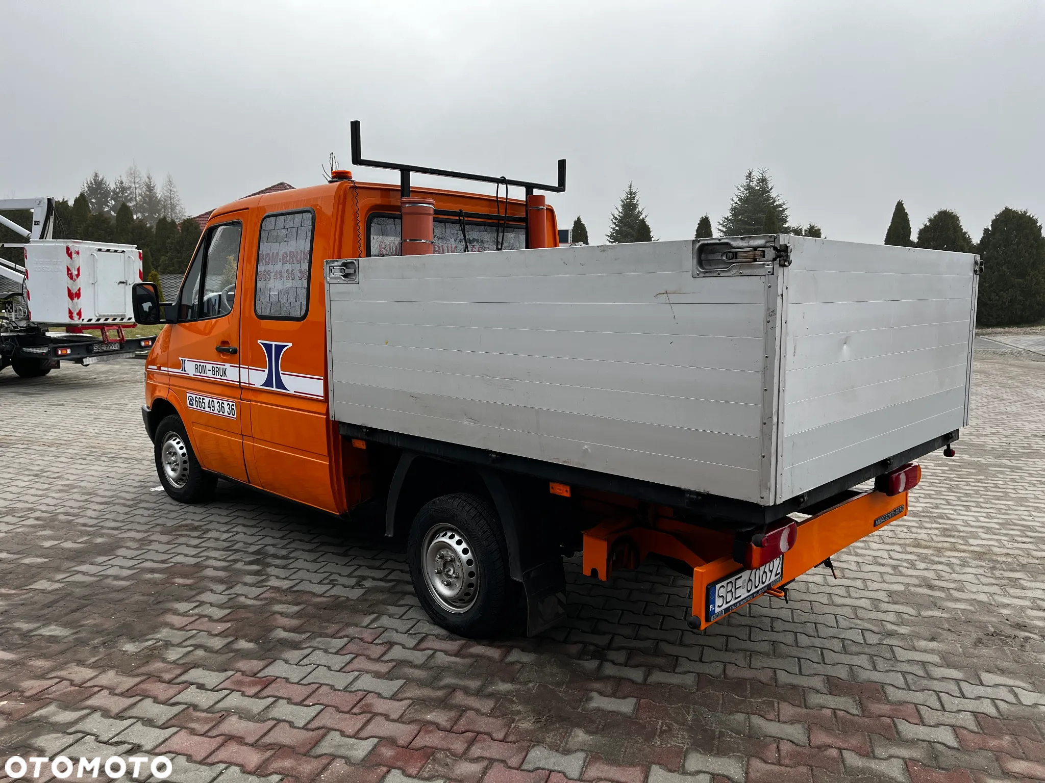 Mercedes-Benz 208 - 7