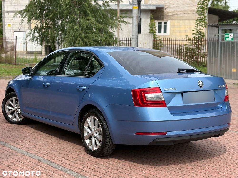 Skoda Octavia 1.6 TDI SCR Ambition DSG - 2