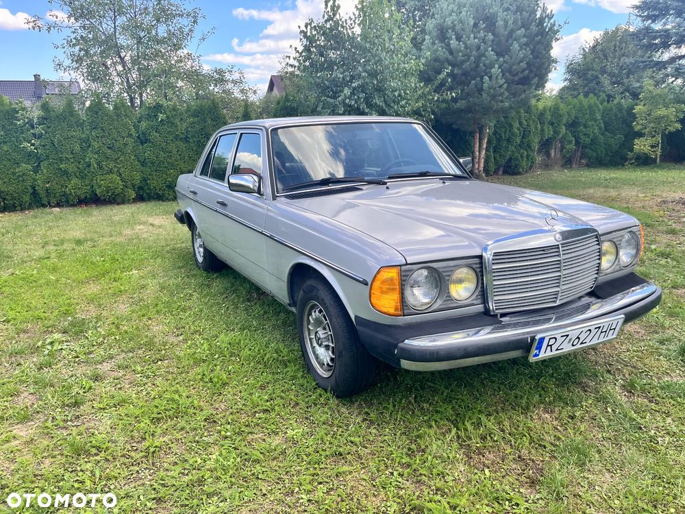 Mercedes-Benz W123 - 4