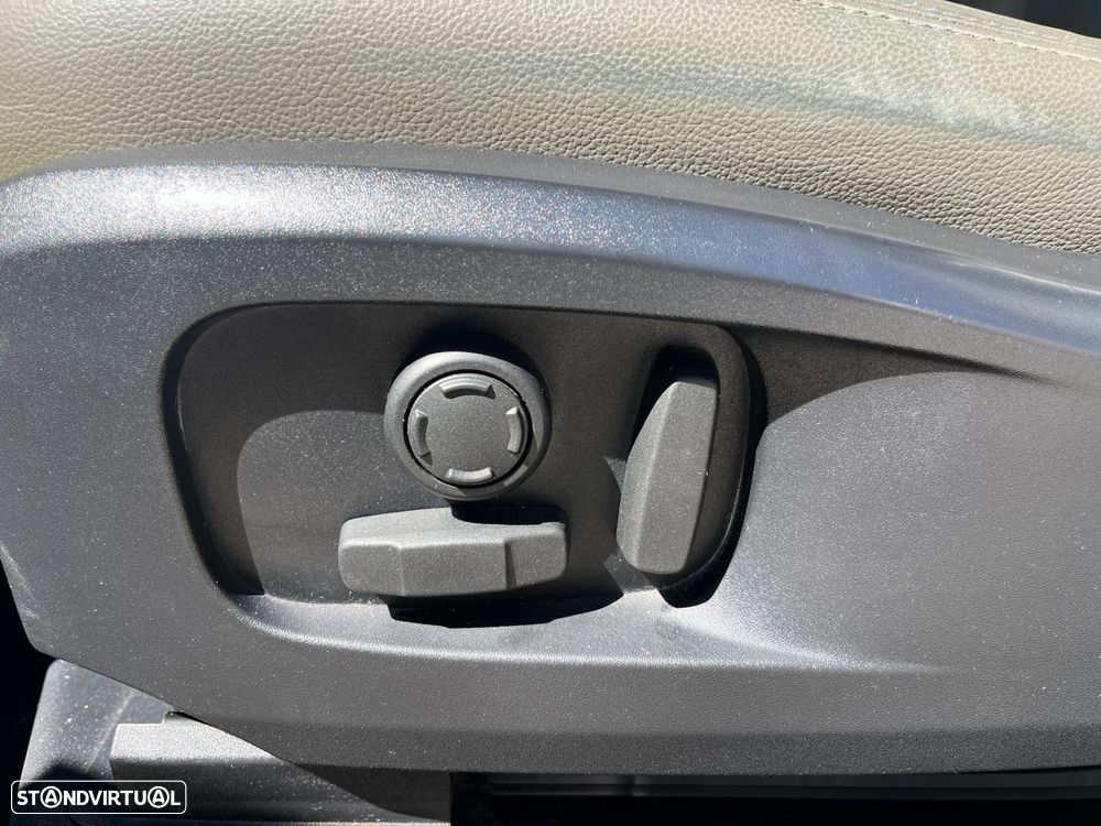 Land Rover Defender 2.0 P400e 110 AWD SE - 18