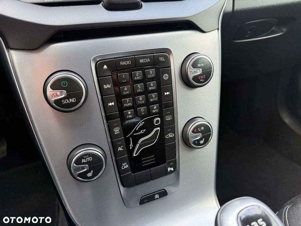 Volvo V40 D2 Summum - 17