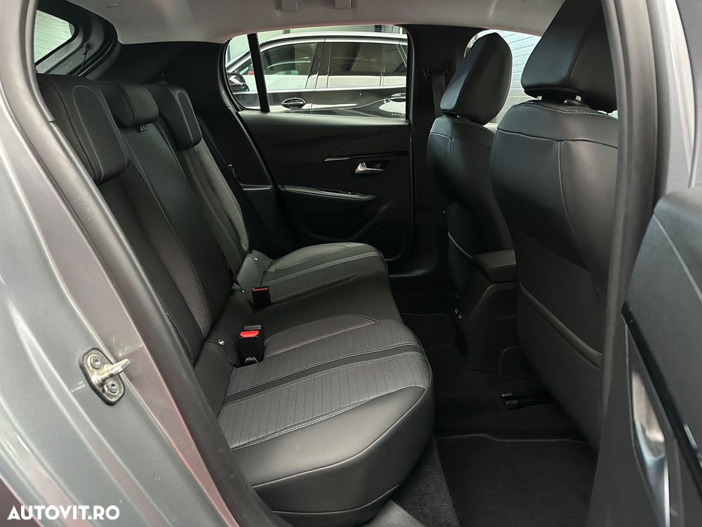 Peugeot 208 1.2 L PureTech STT EAT8 Allure - 23