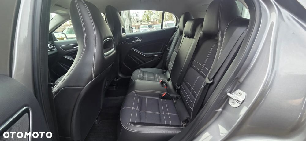 Mercedes-Benz GLA 250 7G-DCT StreetStyle - 30