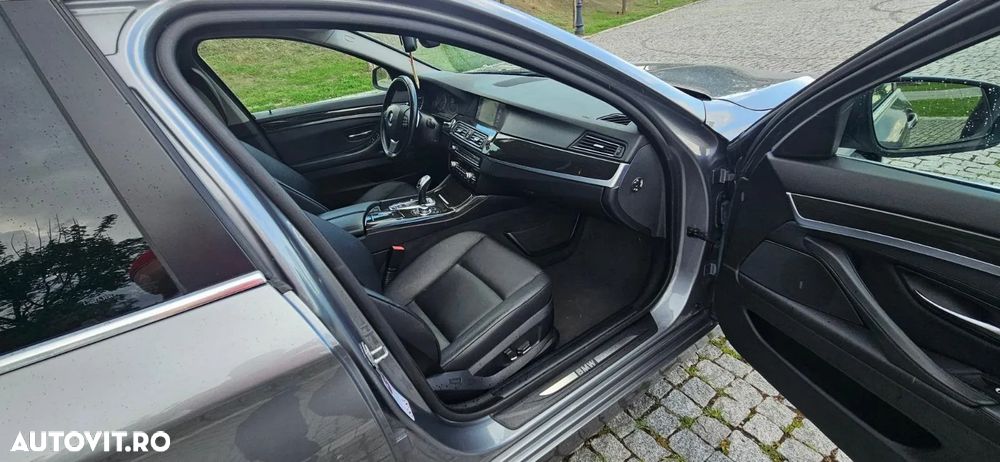 BMW Seria 5 525d xDrive AT - 11