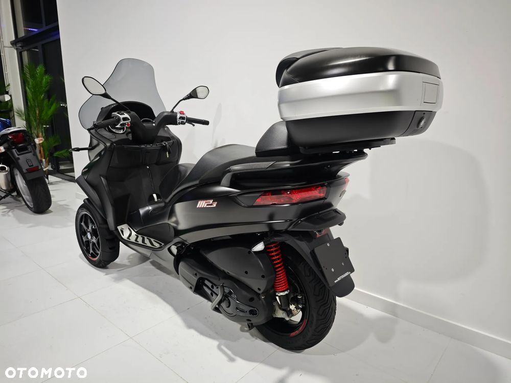 Piaggio MP-3 - 17