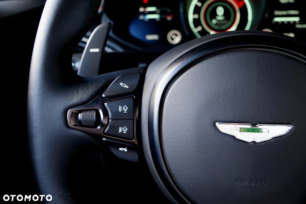 Aston Martin Vantage - 27