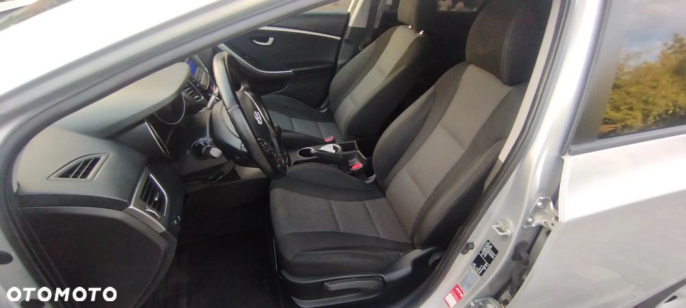 Hyundai i30 1.4 CRDi Advantage - 11
