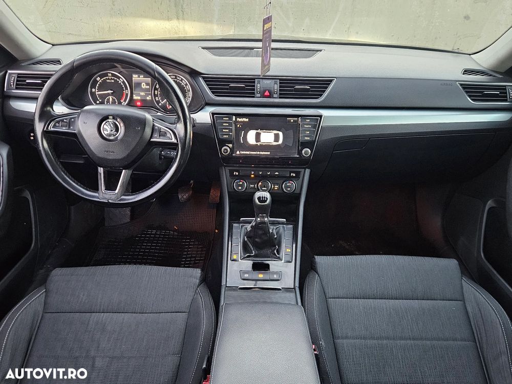 Skoda Superb Combi 2.0 TDI Style - 5