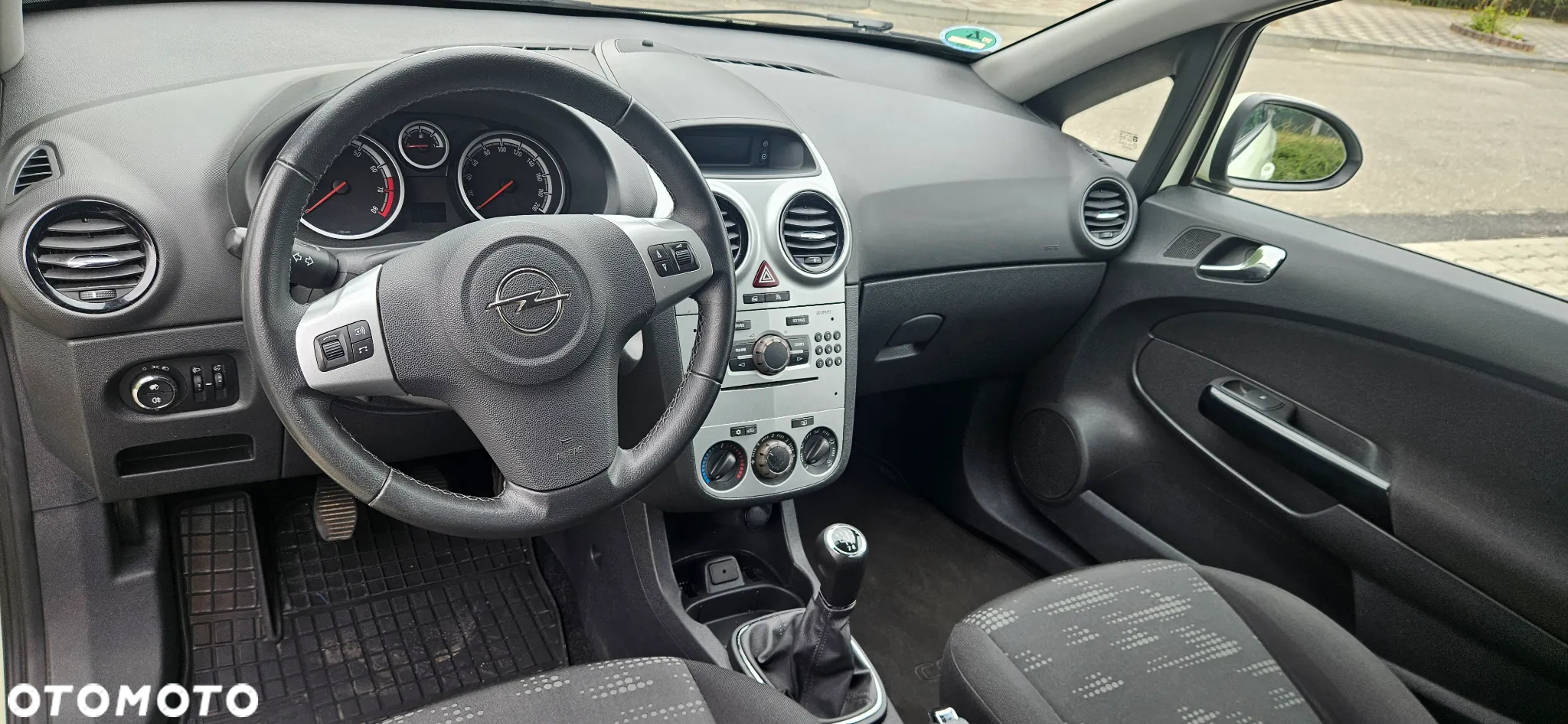 Opel Corsa 1.4 16V Satellite - 13