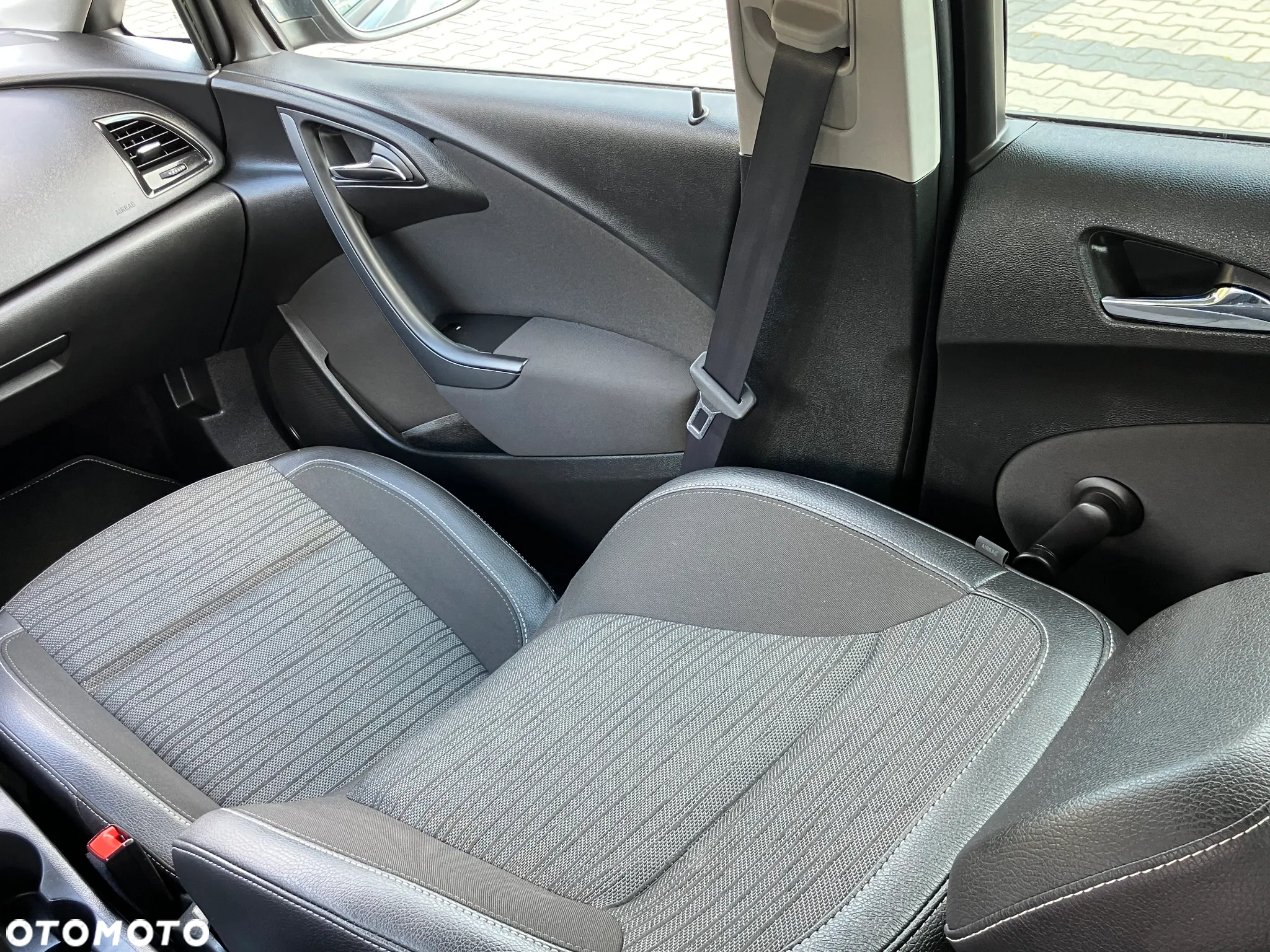 Opel Astra 1.4 Turbo Design Edition - 33