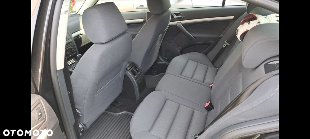 Skoda Octavia 1.6 FSI Ambiente - 7