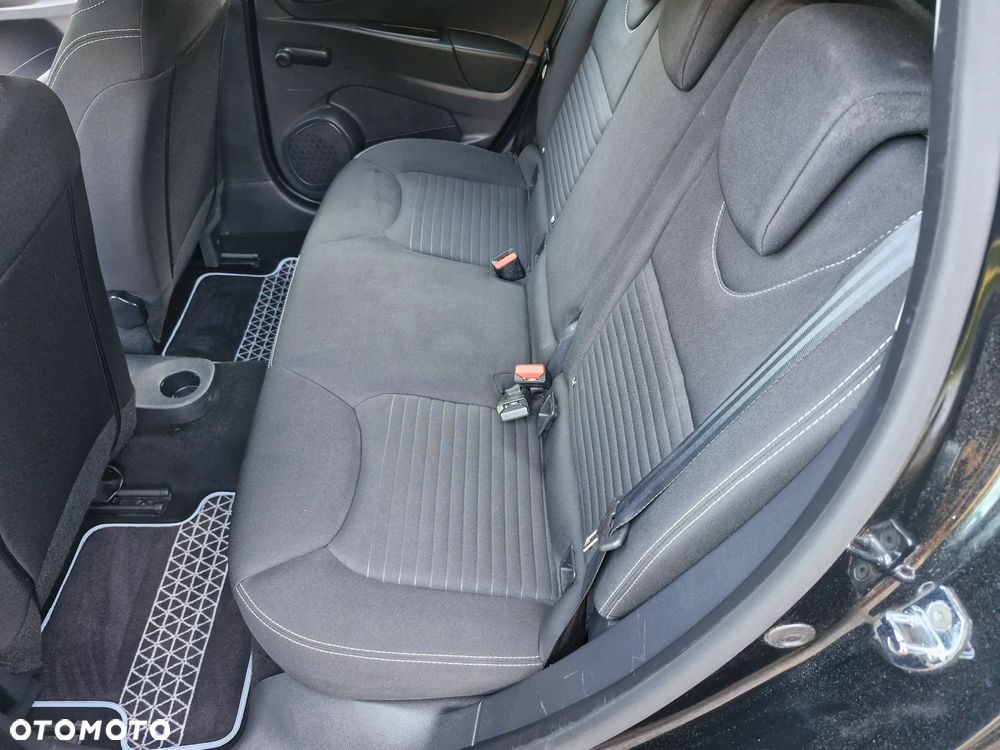 Renault Clio 1.2 16V 75 LIMITED - 8