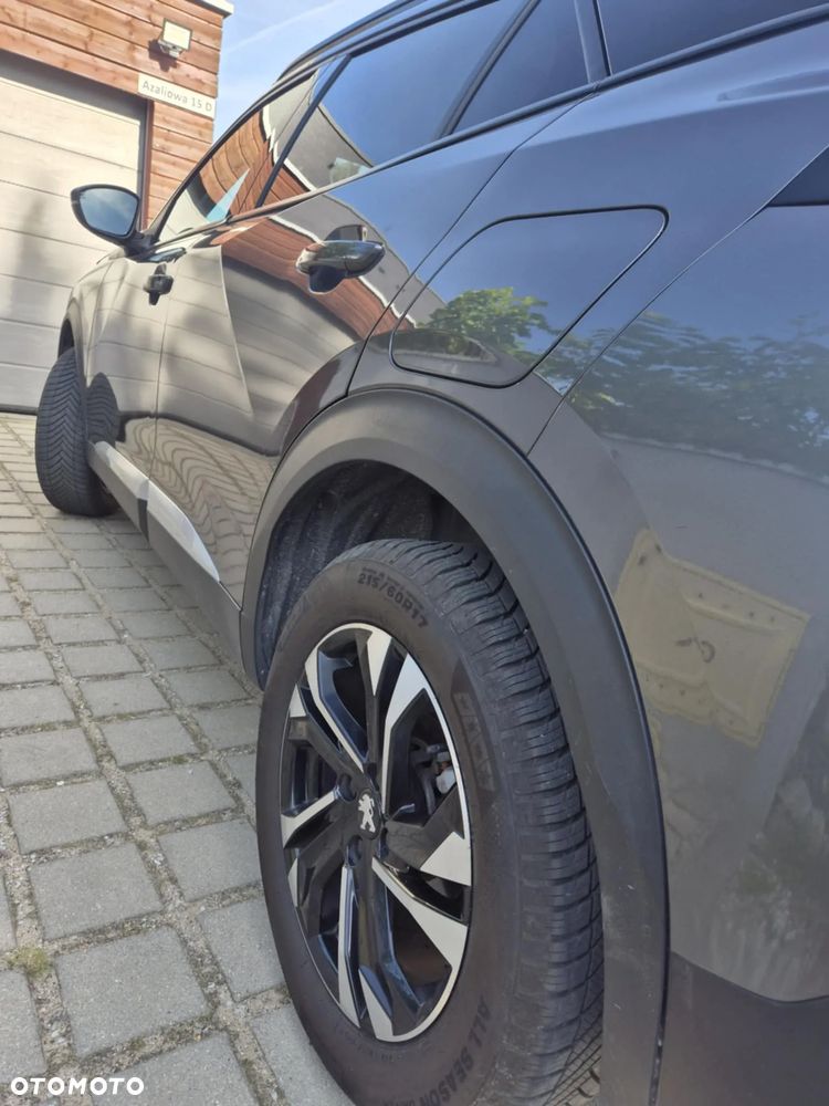 Peugeot 2008 1.2 PureTech Allure S&S - 10